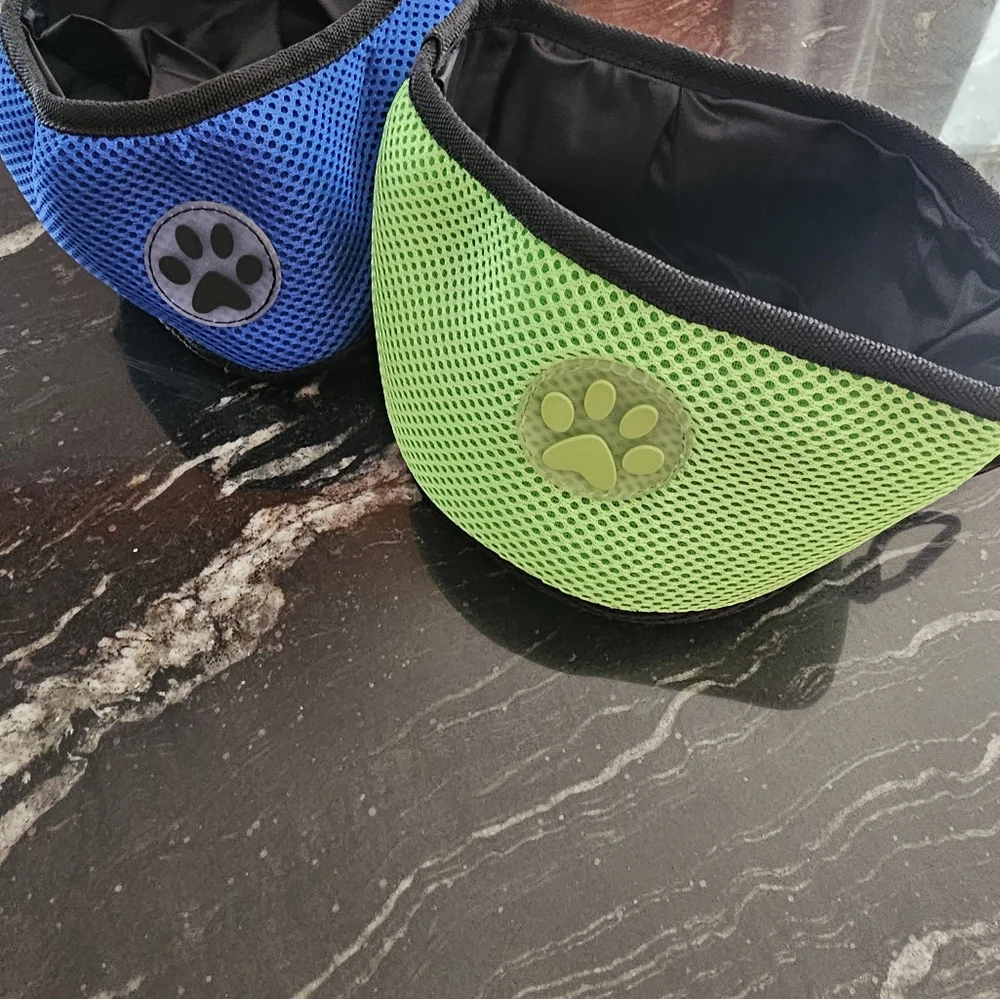NWOT portable dog bowls and 3 can dog food covers.